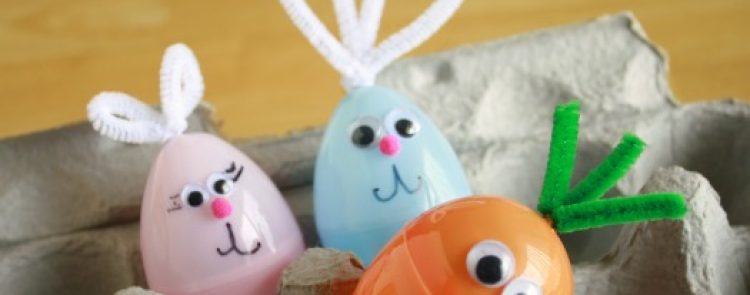 huevos de pascua con juguetes